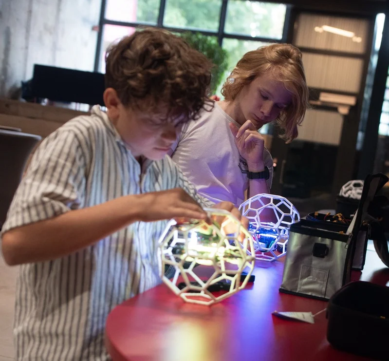Future Alliance: Light Hexagon